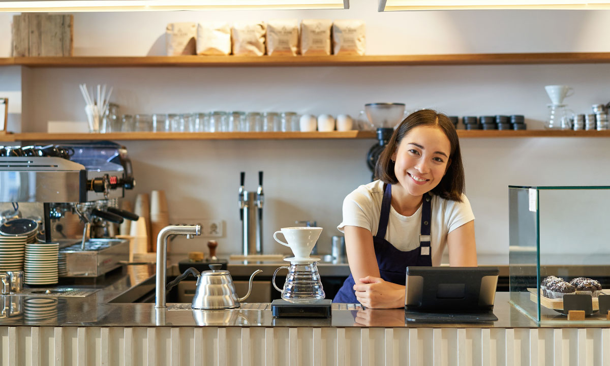 Aplikasi Kasir Warung Kopi Terintegrasi QRIS, CCTV, dan Absensi Mobile Hanya di Kuliner Biz